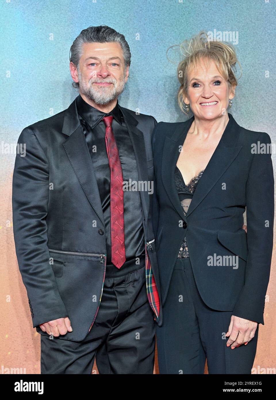 Londres, Royaume-Uni. 03 décembre 2024. Andy Serkis et Lorraine Ashbourne assistent à la première britannique de The Lord of the Rings : The War of the Rohirrim à l'Odean, Leicester Square, Londres, Royaume-Uni. Crédit : LFP/Alamy Live News Banque D'Images