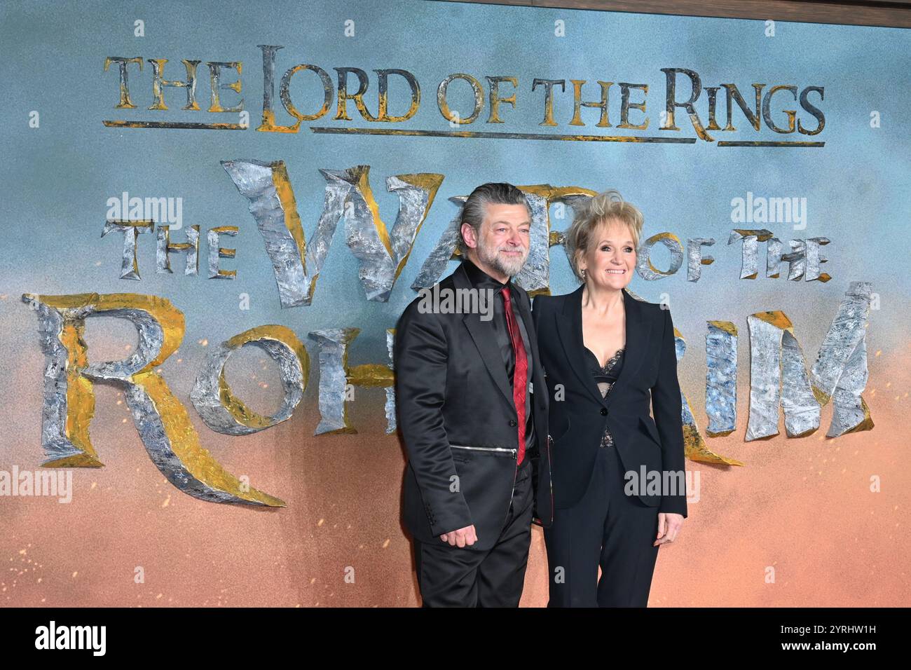 Londres, Royaume-Uni - 3 décembre 2024Andy Serkis et Lorraine Ashbourne lors de la première britannique du Seigneur des anneaux, la Guerre des Rohirrim, à Odeon luxe Leicester Square, Londres, Angleterre, le 3 décembre 2024. CAP/JOR ©JOR/Capital Pictures Banque D'Images