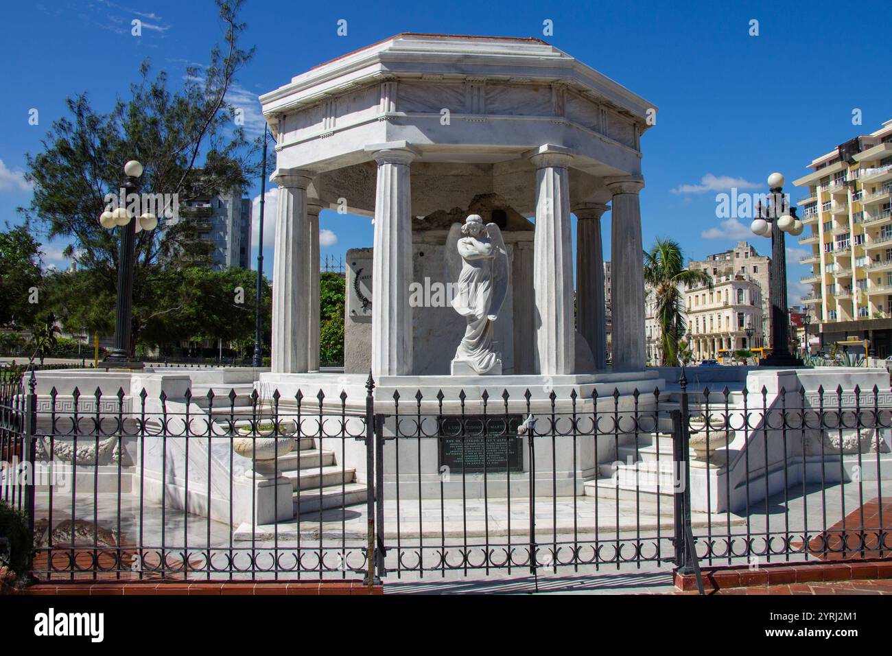 Beau monument aux huit étudiants en médecine (Monumento a Los Ocho Estudiantes de Medicina) dans le centre-ville de la Habana, la Havane, Cuba avec un ange STA Banque D'Images