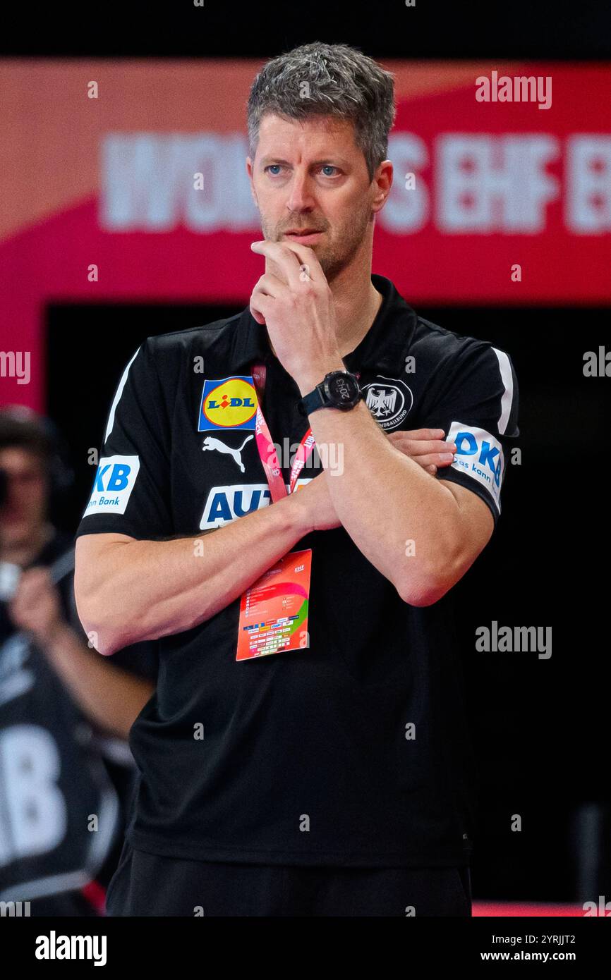 Innsbruck, Autriche. 03 décembre 2024. Handball, femmes : Championnat d'Europe, Islande - Allemagne, tour préliminaire, Groupe F, Hall olympique. L'entraîneur national Markus Gaugisch. Crédit : Marco Wolf/dpa/Alamy Live News Banque D'Images