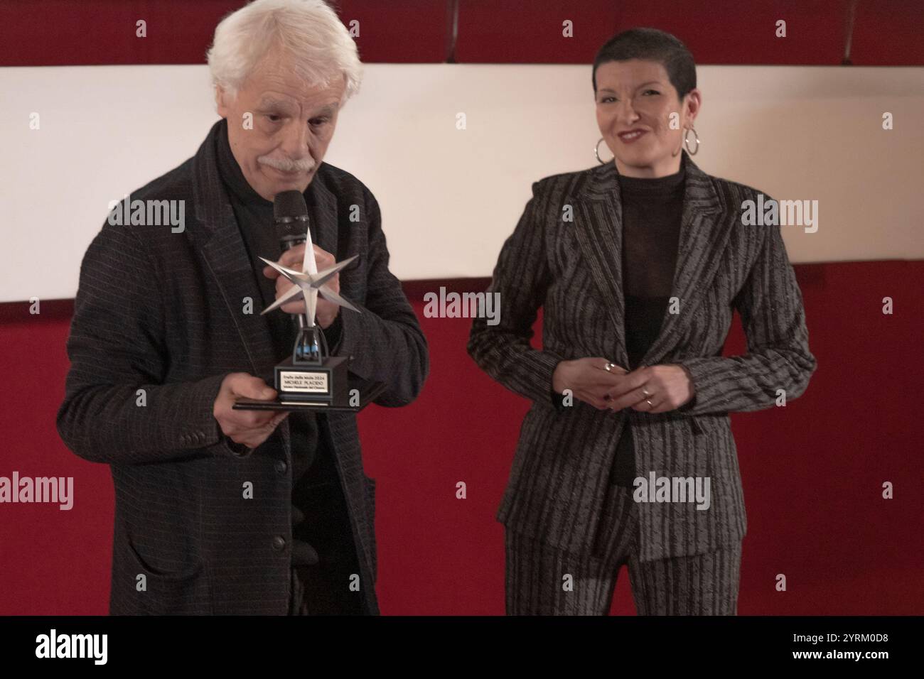 TURIN, ITALIE - NOVEMBRE 26 : Miche Placido participe au 42ème Festival du film de Turin 2024 et reçoit le prix “Stella della mole” Banque D'Images