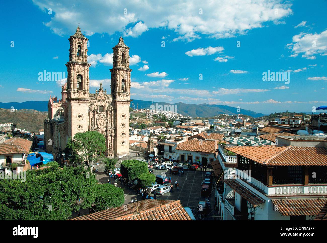 Église de Santa Prisca et ville. Taxco. Mexique Banque D'Images