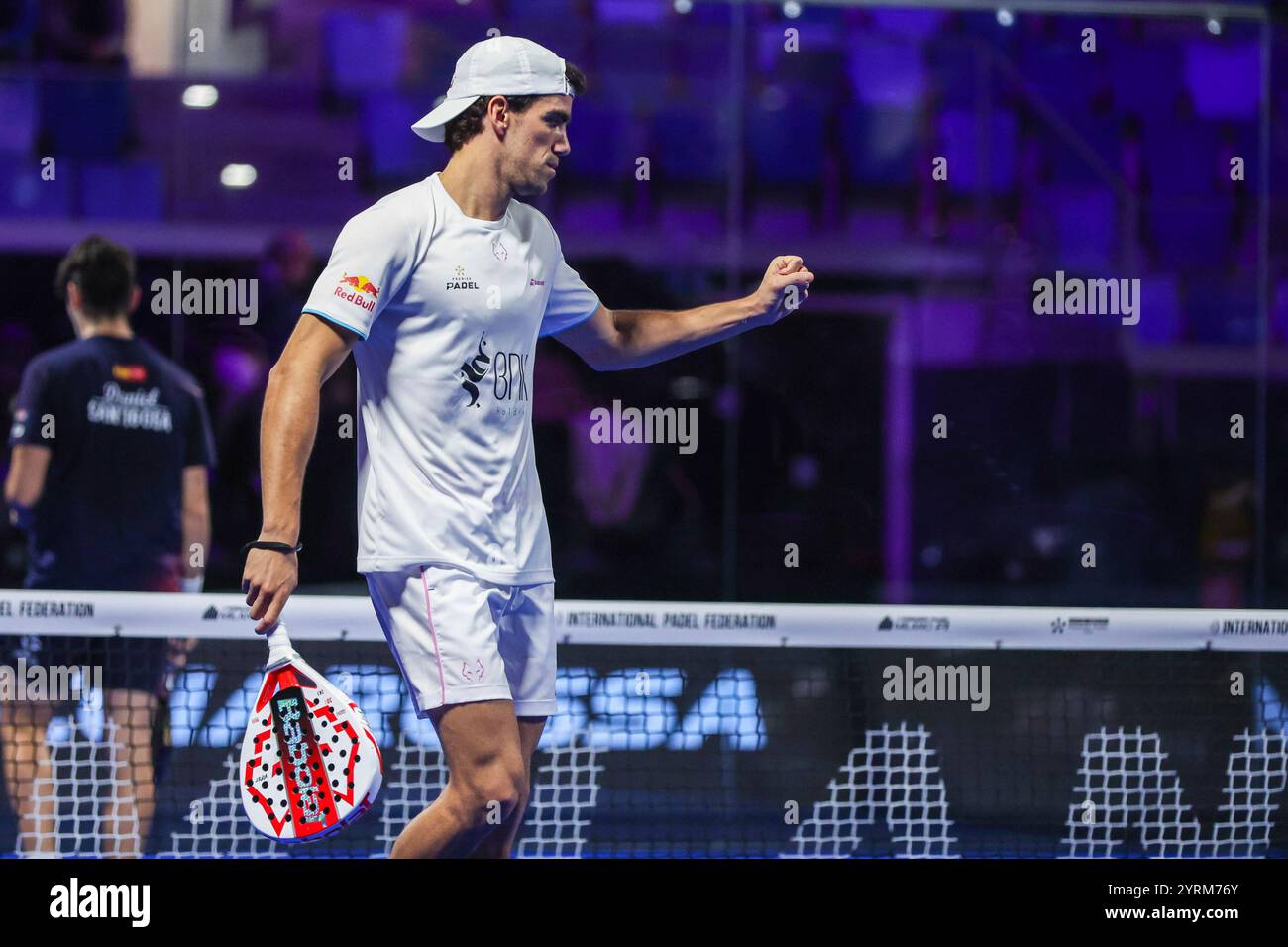 Milan, Italien. 04th Dec, 2024. Juan Lebron (ESP) célèbre le match Milan Premiere Padel P1 entre Martin Di Nenno (ARG)/Juan Lebron (ESP) et Daniel Santigosa Sastre (ESP)/Miguel Lamperti (ARG) à Allianz Cloud Arena crédit : dpa/Alamy Live News Banque D'Images