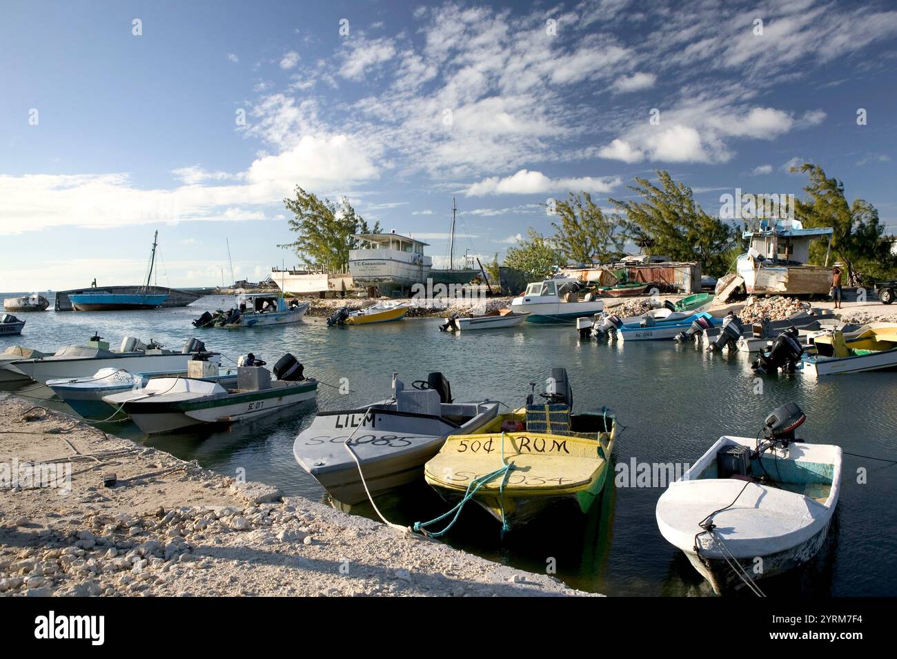 Turks & Caicos, South Caicos Island, Cockburn Harbour : Town Marina, en journée Banque D'Images