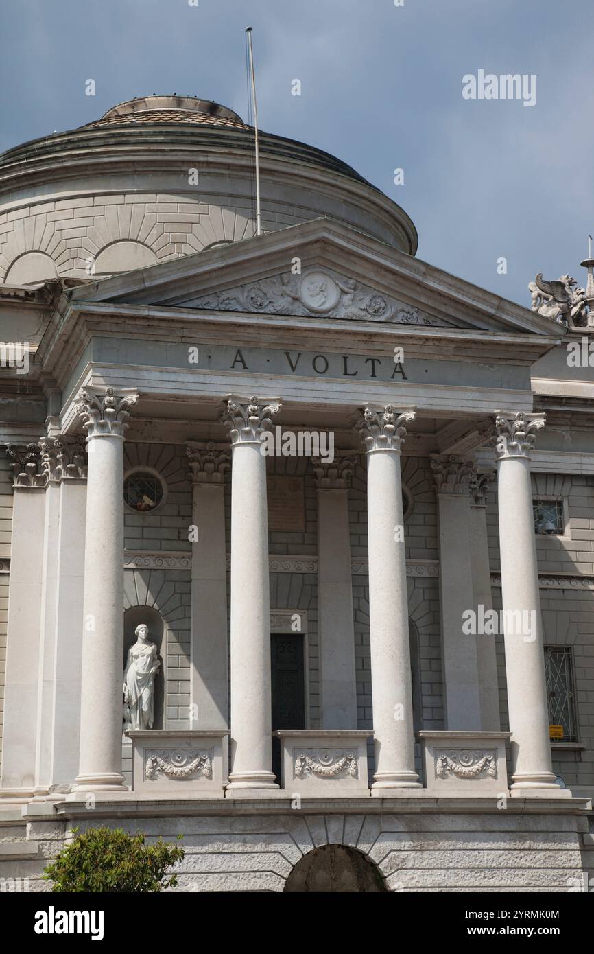 L'Italie, la Lombardie, région des lacs, lac de Côme, Tempio Voltiano, Côme, musée de Côme-né Alessandro Volta, inventeur de la pile électrique Banque D'Images L'Italie, la Lombardie, région des lacs, lac de Côme, Tempio Voltiano, Côme, musée de Côme-né Alessandro Volta, inventeur de la pile électrique Banque D'Images