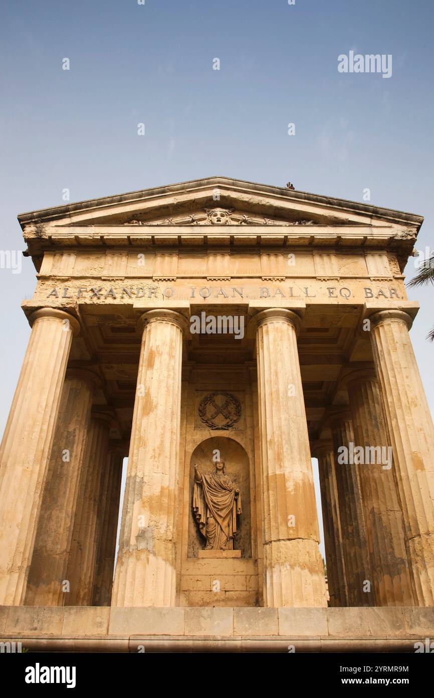 Malte, La Valette, Jardins Barrakka, temple dorique mémorial à Sir Alexander Ball, officier de la marine anglaise qui a pris Malte du français en 1800 Banque D'Images