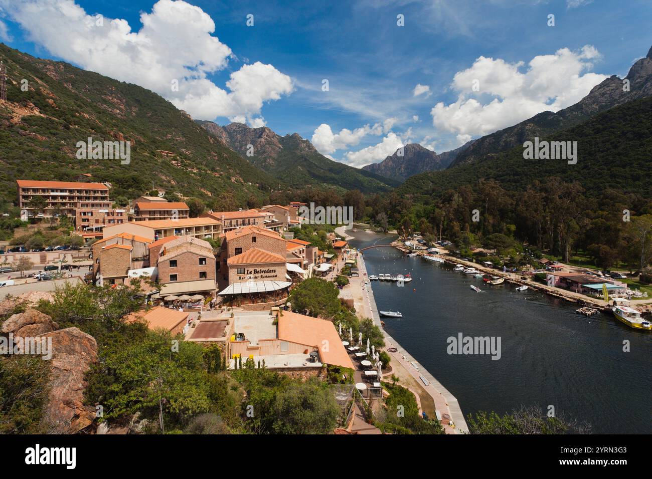 France, Corse, Corse-du-Sud, Calanche Région, Porto, augmentation de la vue sur la ville Banque D'Images