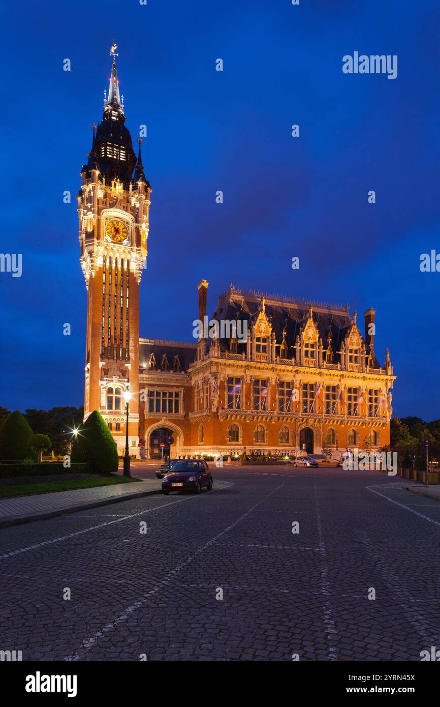 France, Nord-Pas de Calais, Pas de Calais, Calais, Ministère de ville, crépuscule Banque D'Images