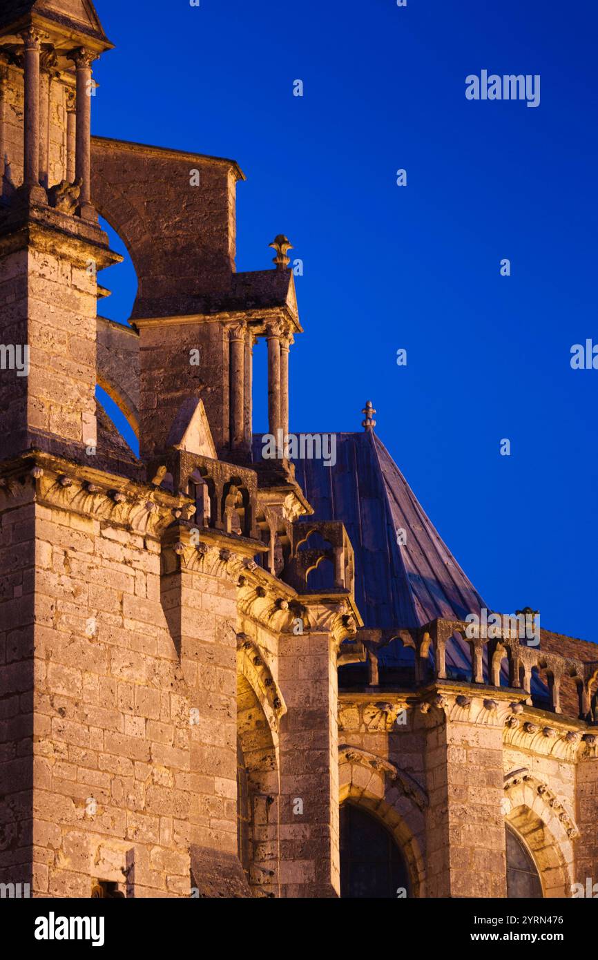 France, région Centre, Eure et Loir, Chartres, La Cathédrale de Chartres, détail extérieur, Dawn Banque D'Images