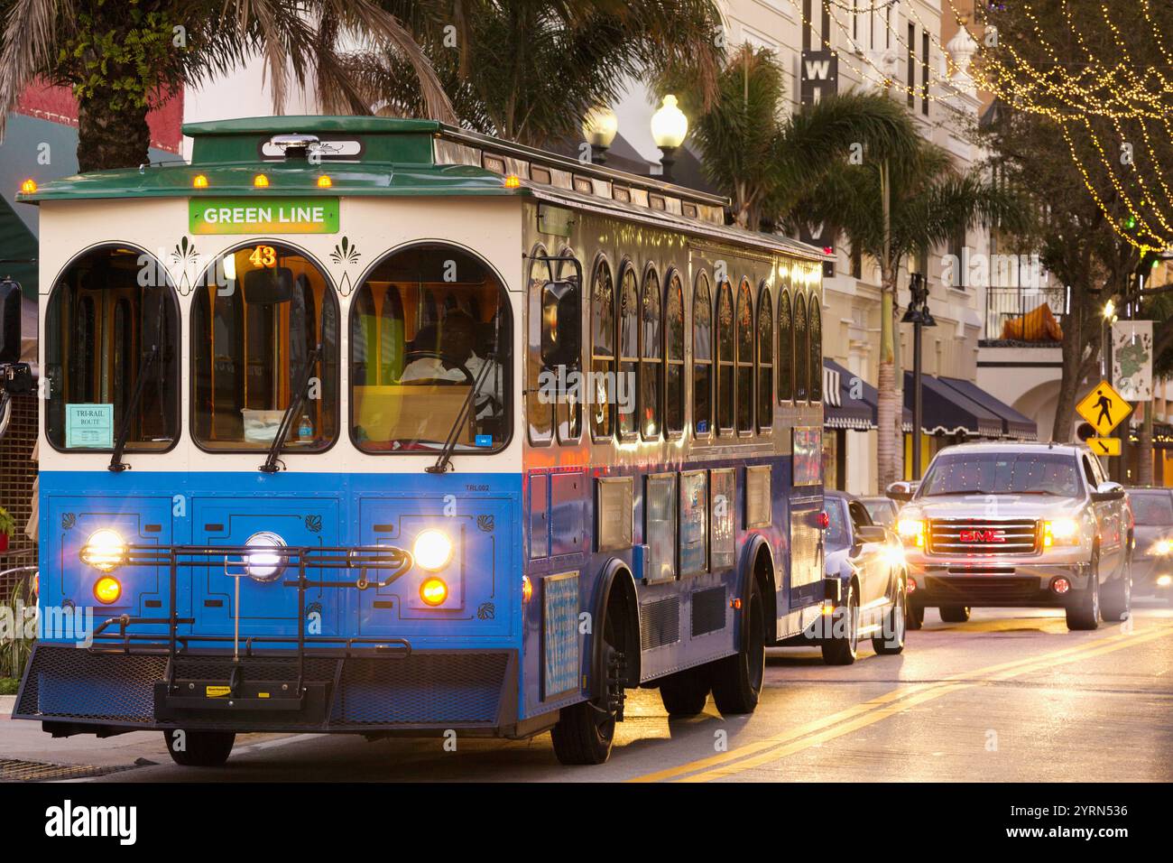 USA, Floride, West Palm Beach, Clematis Street, soir. Banque D'Images