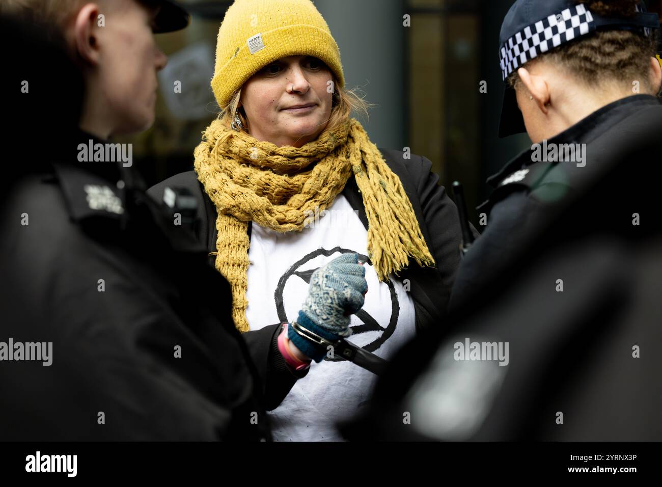 Manifestation contre la rébellion d'extinction à A&O Shearman, Londres, 04/12/24 Banque D'Images