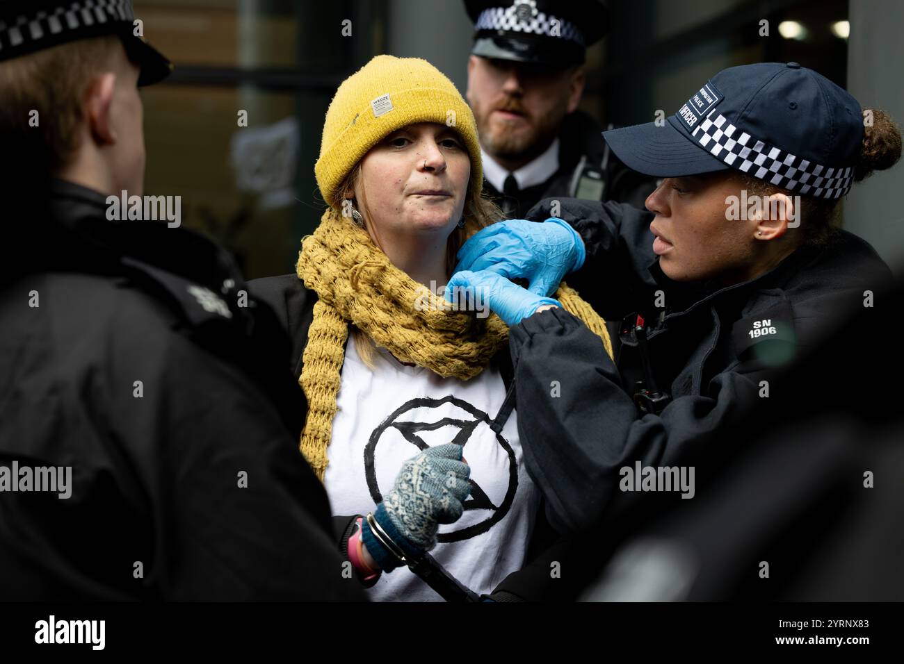 Manifestation contre la rébellion d'extinction à A&O Shearman, Londres, 04/12/24 Banque D'Images