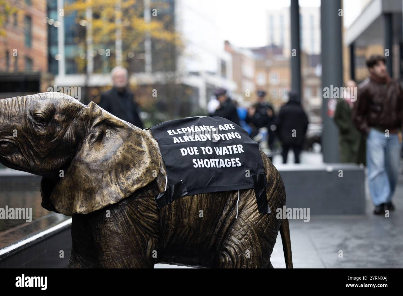 Manifestation contre la rébellion d'extinction à A&O Shearman, Londres, 04/12/24 Banque D'Images