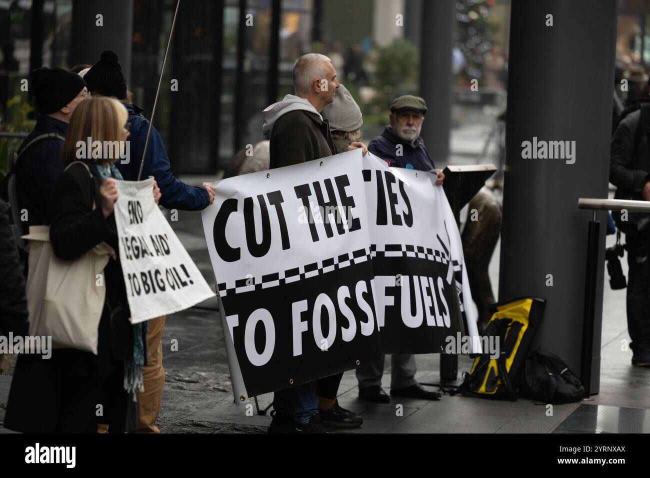 Manifestation contre la rébellion d'extinction à A&O Shearman, Londres, 04/12/24 Banque D'Images