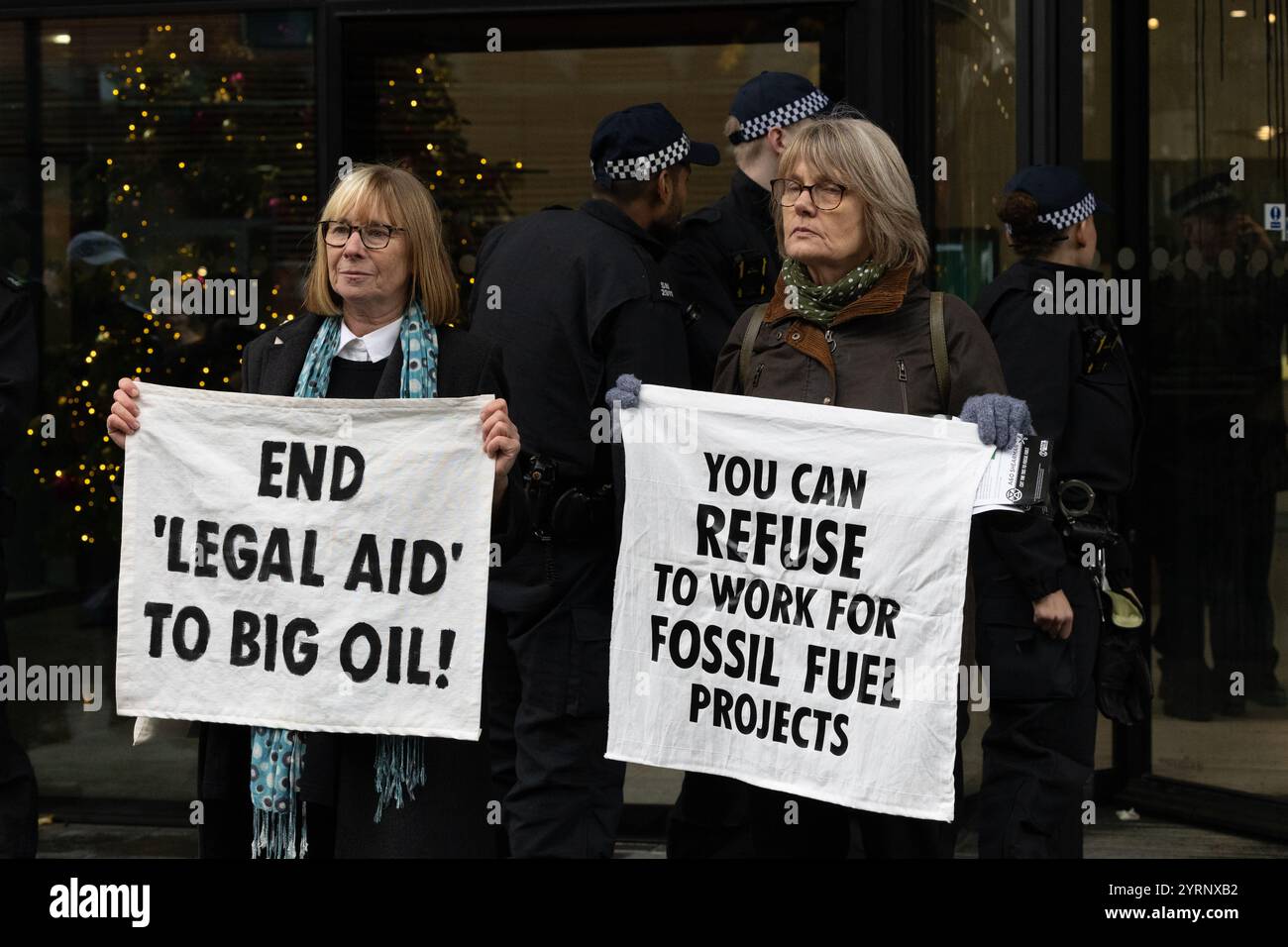 Manifestation contre la rébellion d'extinction à A&O Shearman, Londres, 04/12/24 Banque D'Images