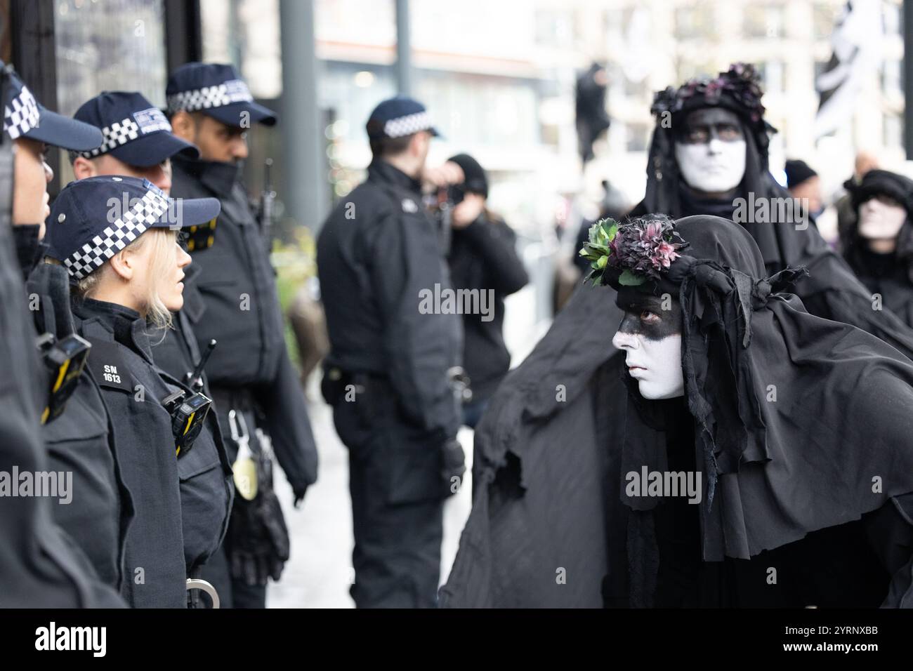 Manifestation contre la rébellion d'extinction à A&O Shearman, Londres, 04/12/24 Banque D'Images