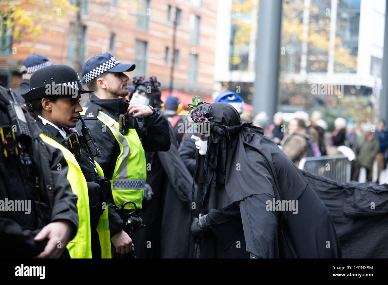 Manifestation contre la rébellion d'extinction à A&O Shearman, Londres, 04/12/24 Banque D'Images