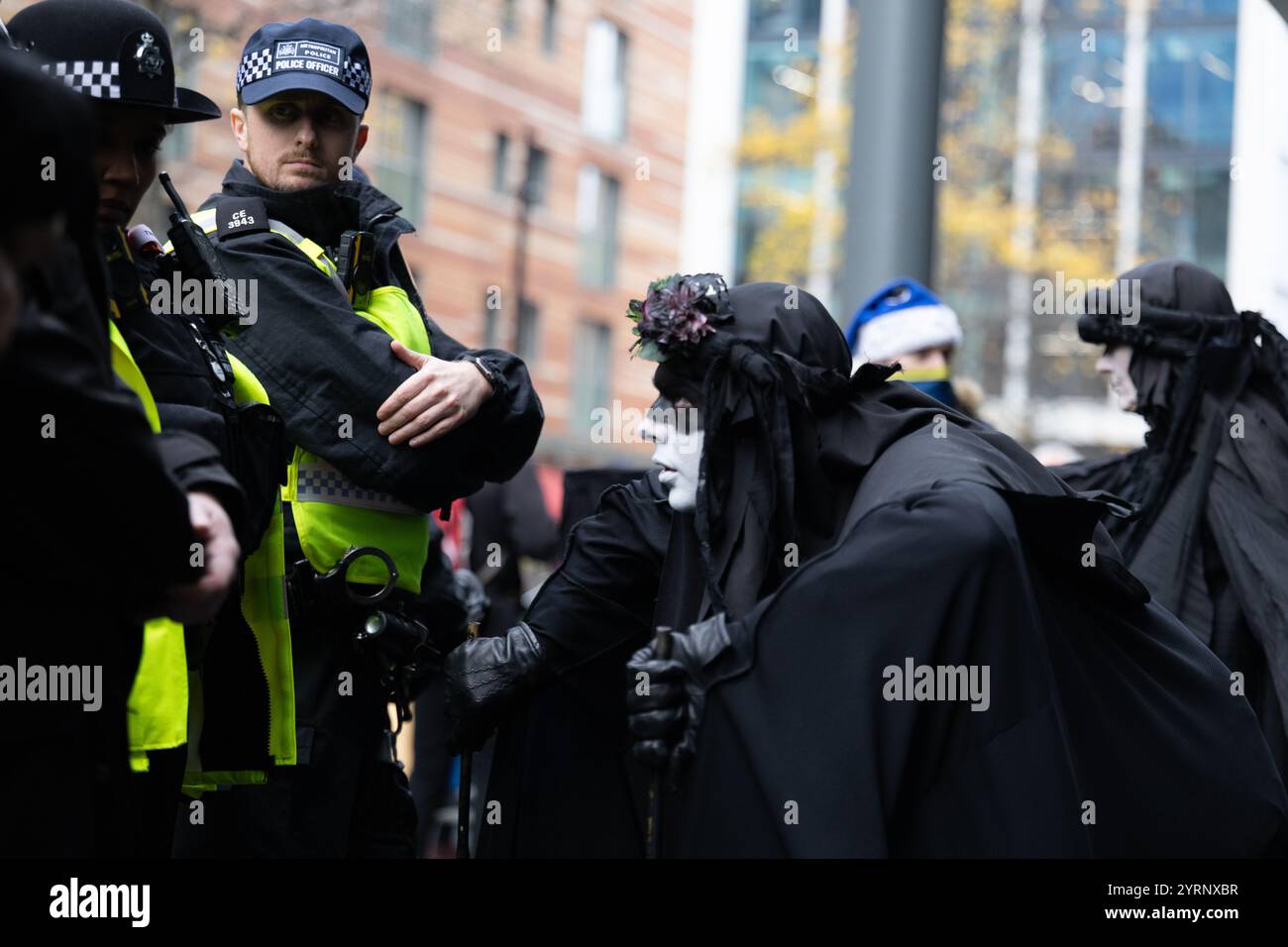 Manifestation contre la rébellion d'extinction à A&O Shearman, Londres, 04/12/24 Banque D'Images