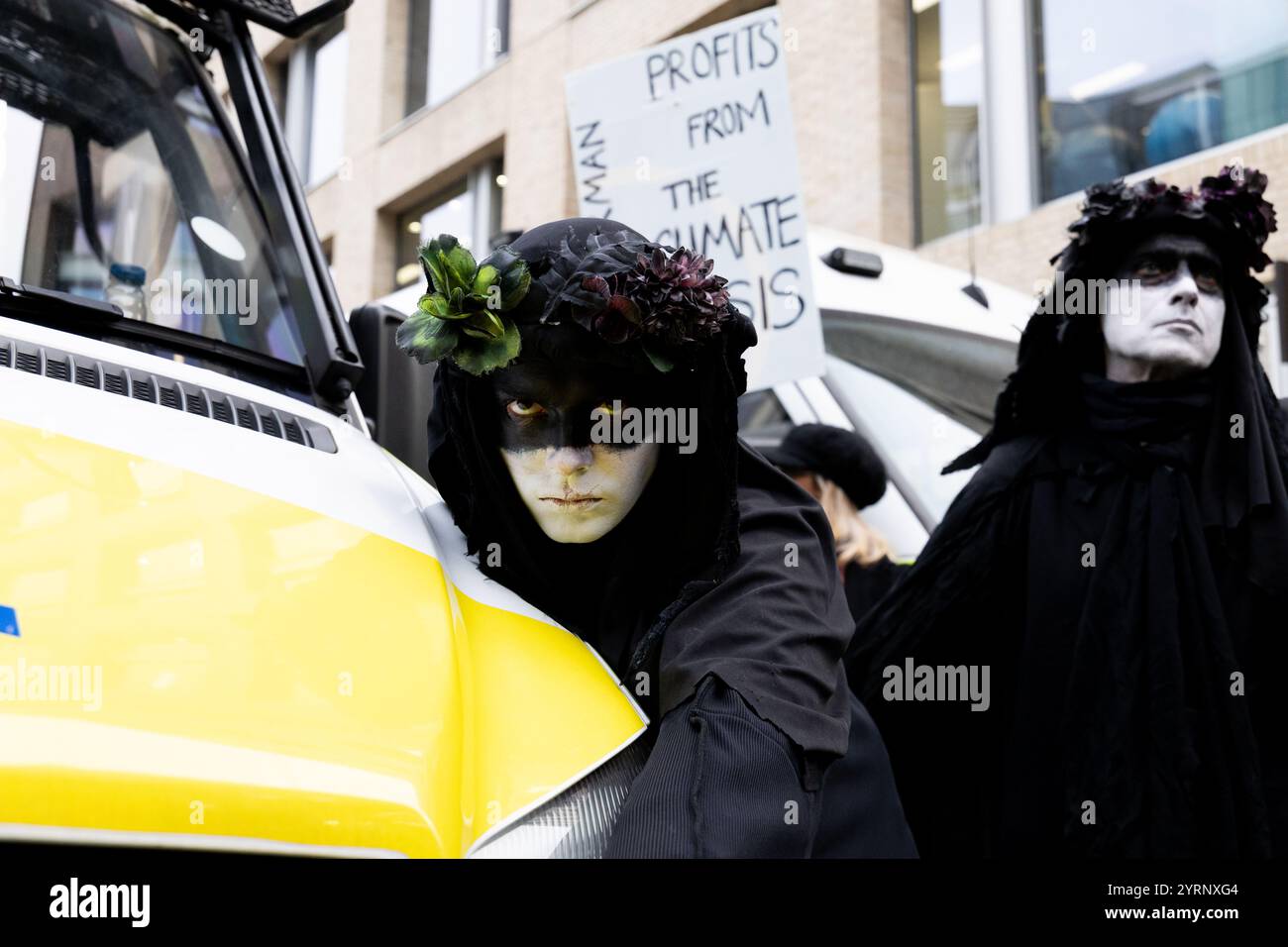 Manifestation contre la rébellion d'extinction à A&O Shearman, Londres, 04/12/24 Banque D'Images