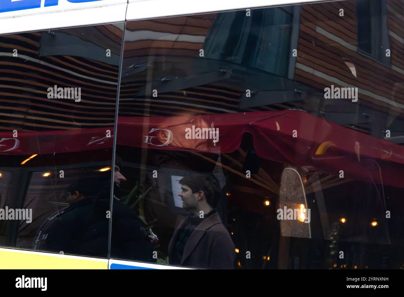 Manifestation contre la rébellion d'extinction à A&O Shearman, Londres, 04/12/24 Banque D'Images