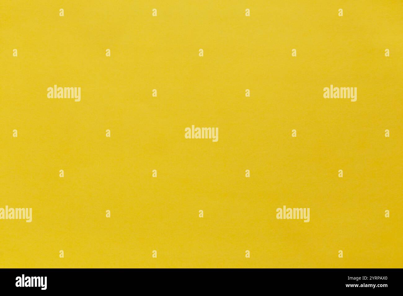 Feuille jaune vierge de texture de papier. Fond jaune de couleur Banque D'Images