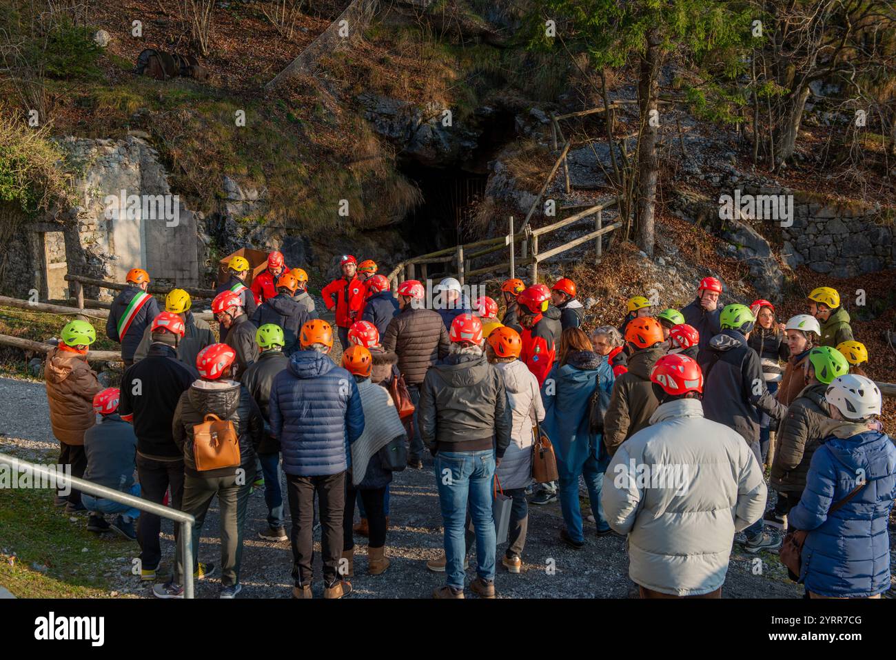 Dossena Italie 30 novembre 2024 : formation de personnes pour l'évacuation en cas de catastrophe chimique Banque D'Images