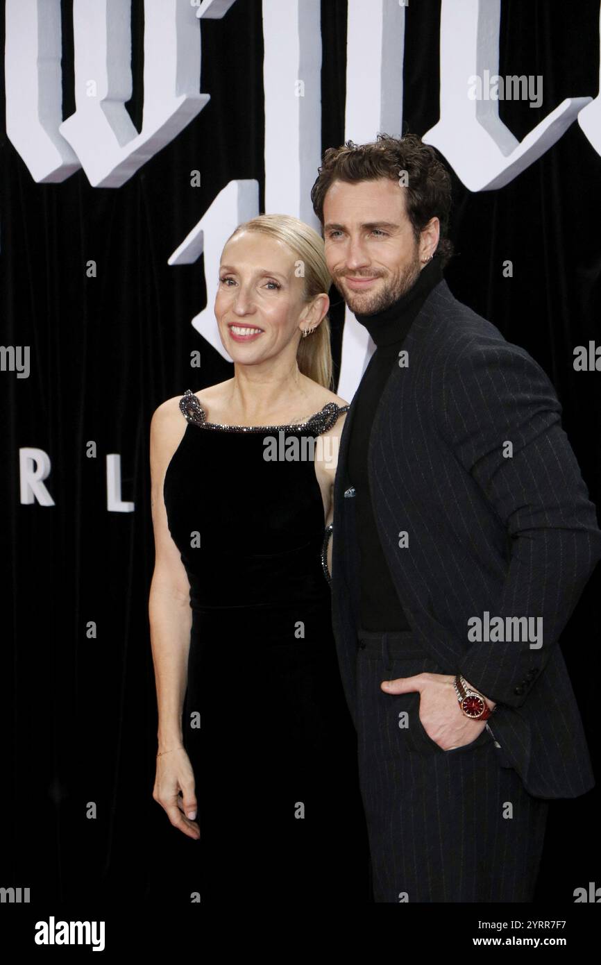 Aaron Taylor-Johnson et sa femme Sam Taylor-Johnson à la première de Nosferatu au Zoo Palast de Berlin en 02.12.2024 Banque D'Images