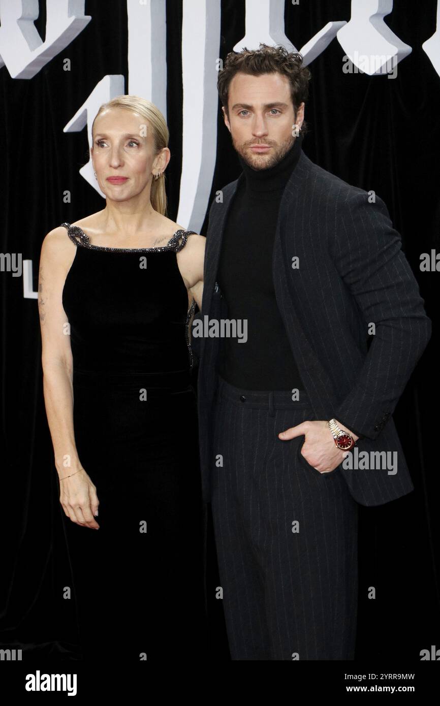 Aaron Taylor-Johnson et sa femme Sam Taylor-Johnson à la première de Nosferatu au Zoo Palast de Berlin en 02.12.2024 Banque D'Images