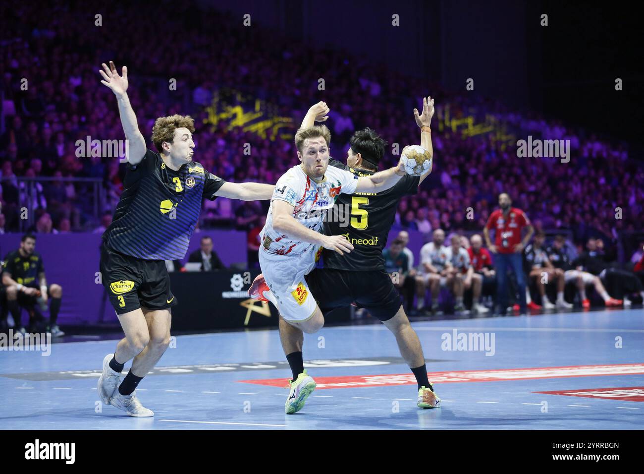 Nantes, France. 04th Dec, 2024. Albin LAGERGREN de Magdebourg lors du match de handball en phase de Groupe entre HBC Nantes et SC Magdeburg le 4 décembre 2024 au Neodif XXL à Nantes - photo Julien Kammerer/DPPI crédit : DPPI Media/Alamy Live News Banque D'Images