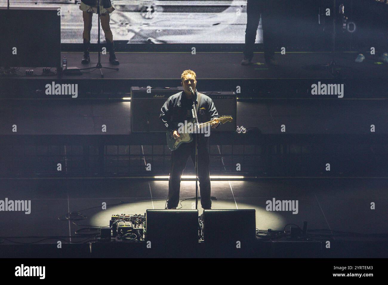 4 décembre 2024 : chanteur, compositeur et musicien anglais, Sam Fender, effectue un show à guichet fermé à la Leeds Arena lors de la soirée d'ouverture de sa tournée britannique 2024. La tournée vient en soutien à son 3ème album studio â€˜People Watchingâ€™ qui sortira en 2025. (Crédit image : © Myles Wright/ZUMA Press Wire) USAGE ÉDITORIAL SEULEMENT! Non destiné à UN USAGE commercial ! Banque D'Images