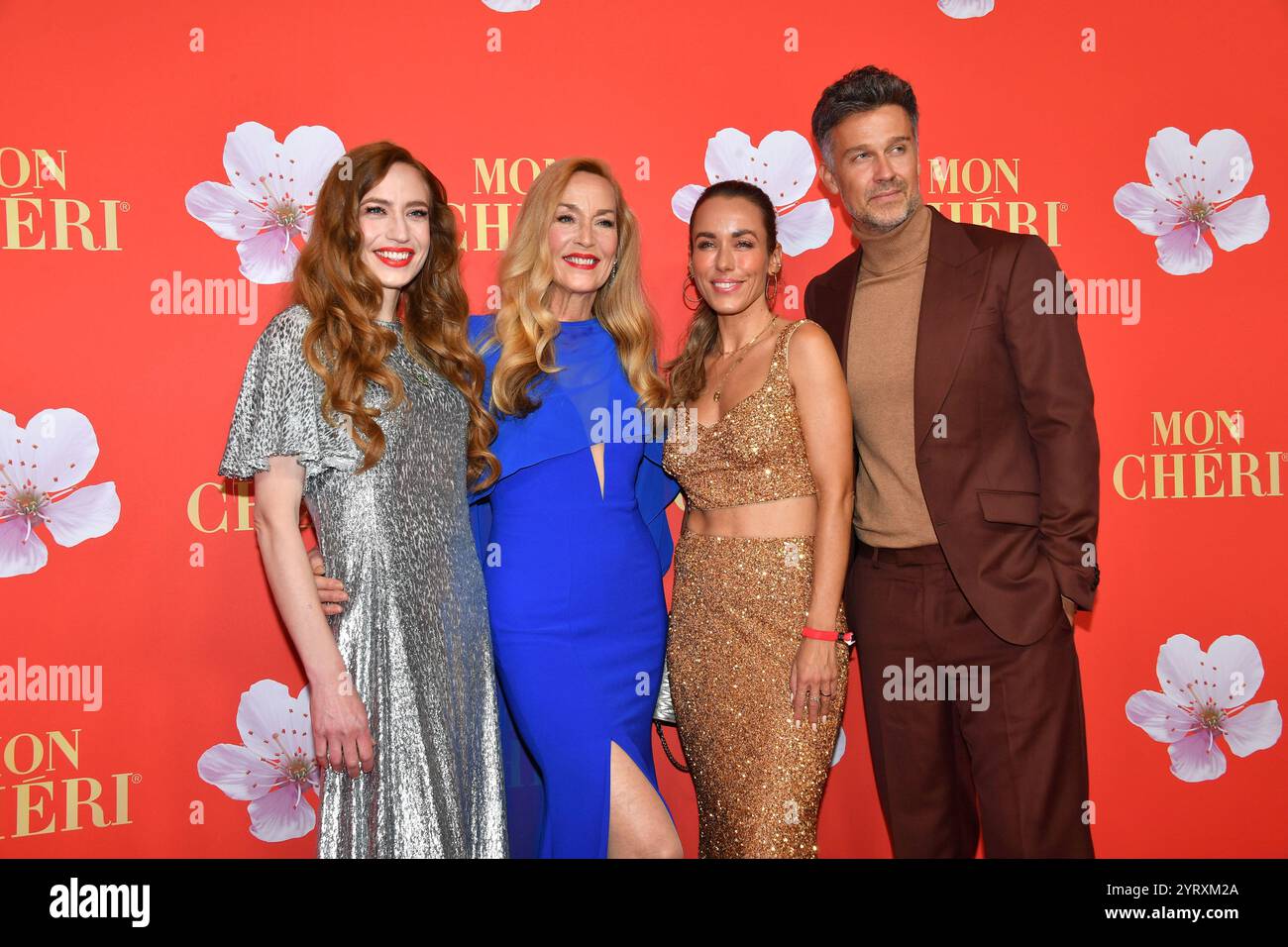 Elizabeth Jagger, Jerry Hall, Annemarie Carpendale und Wayne Carpendale beim mon Cheri Barbara Tag Event AM 4.12.2024 à Muenchen Banque D'Images