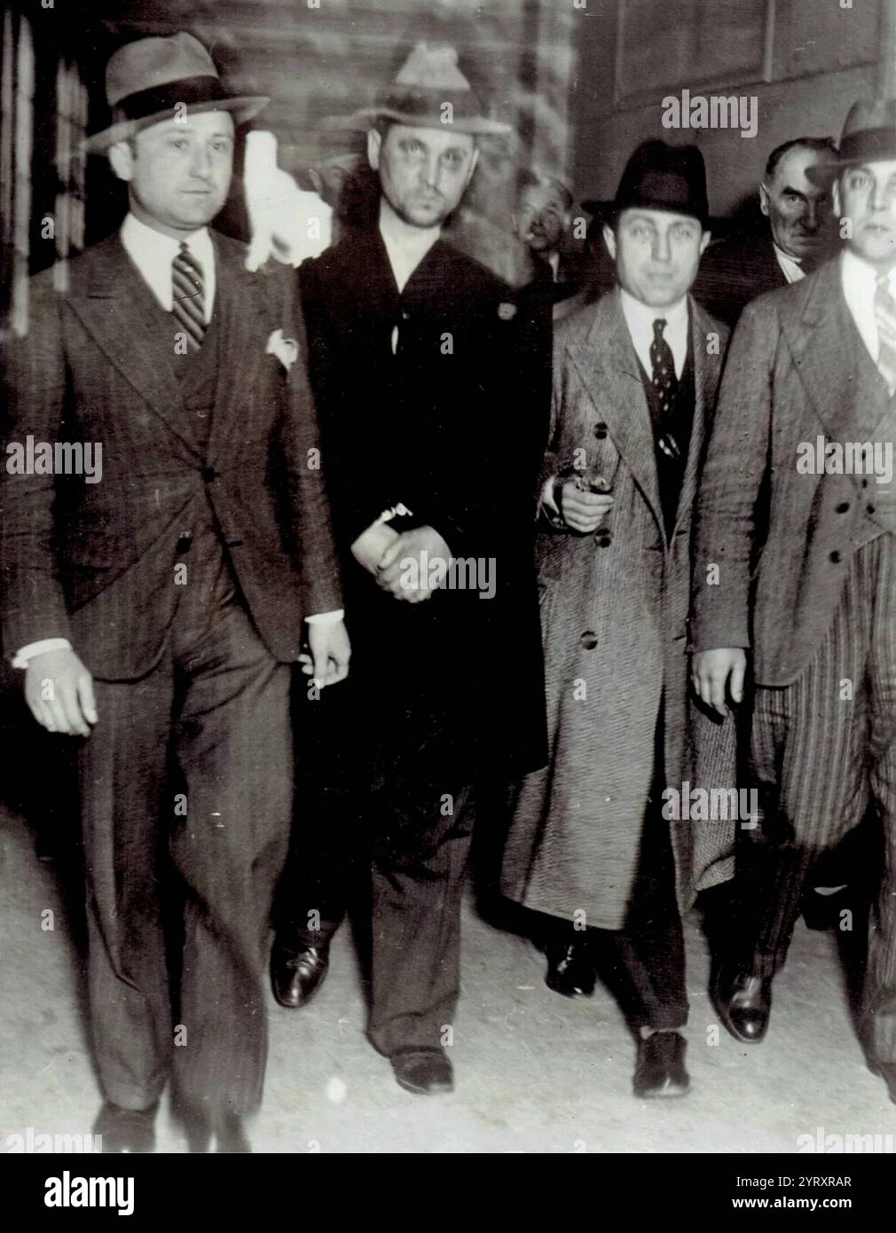 Paul Gorgulov (1895 1932), assassin du président français Paul Doumer, juillet 1932. Escorte policière Paul Gorguloff Président français Doumer assassin Banque D'Images