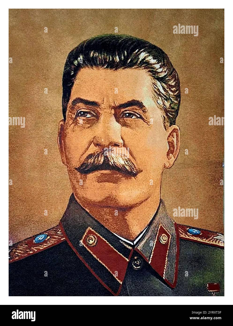 Affiche représentant Joseph Staline (1878 ? 1953) politicien soviétique qui a dirigé l'Union soviétique de 1924 jusqu'à sa mort en 1953. Il occupe le pouvoir en tant que secrétaire général du Parti communiste de 1922 à 1952 et président du Conseil des ministres de 1941 jusqu'à sa mort Banque D'Images