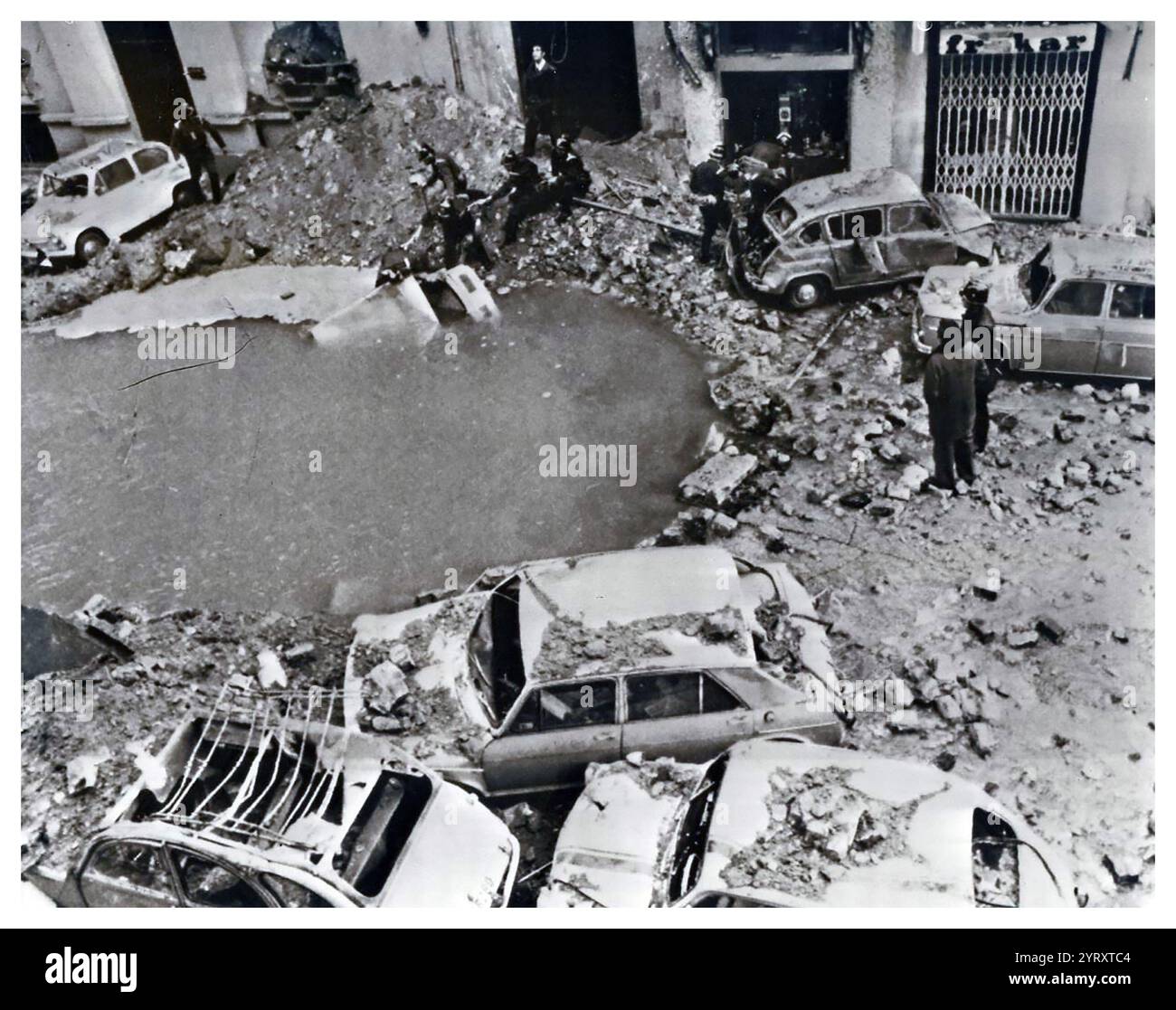 Cercueil funéraire de l'amiral-général Luis Carrero Blanco (1904 ? 1973). Blanco était un officier de la marine espagnole et un homme politique. Confident de longue date et bras droit du dictateur Francisco Franco, Carrero a été premier ministre espagnol. Il est député de Franco de 1967 à 1973. Il a également été le principal rédacteur de la loi de succession de 1947 à la tête de l'État. Franco l'a choisi comme successeur au poste de chef du gouvernement. Peu de temps après son accession au poste de premier ministre, Carrero Blanco est assassiné à Madrid dans un attentat à la bombe perpétré le 20 décembre 1973 par le groupe nationaliste basque Euskadi Banque D'Images