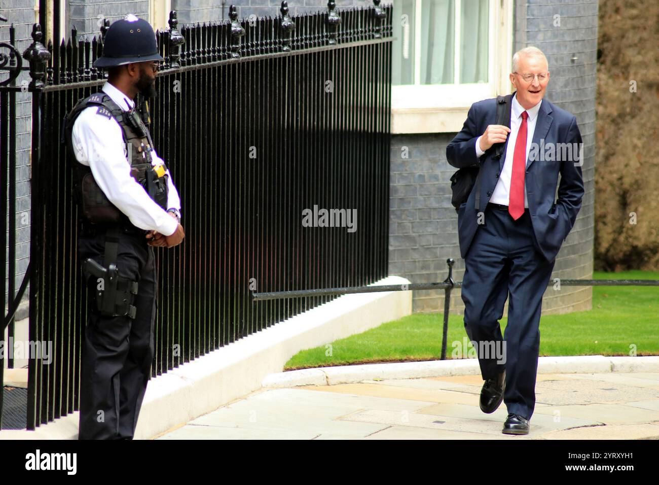 Hillary Benn (secrétaire d'Irlande du Nord), arrive à Downing Street, Londres, pour prendre ses nouvelles fonctions dans le gouvernement travailliste après les élections. 5 juillet 2024. Banque D'Images