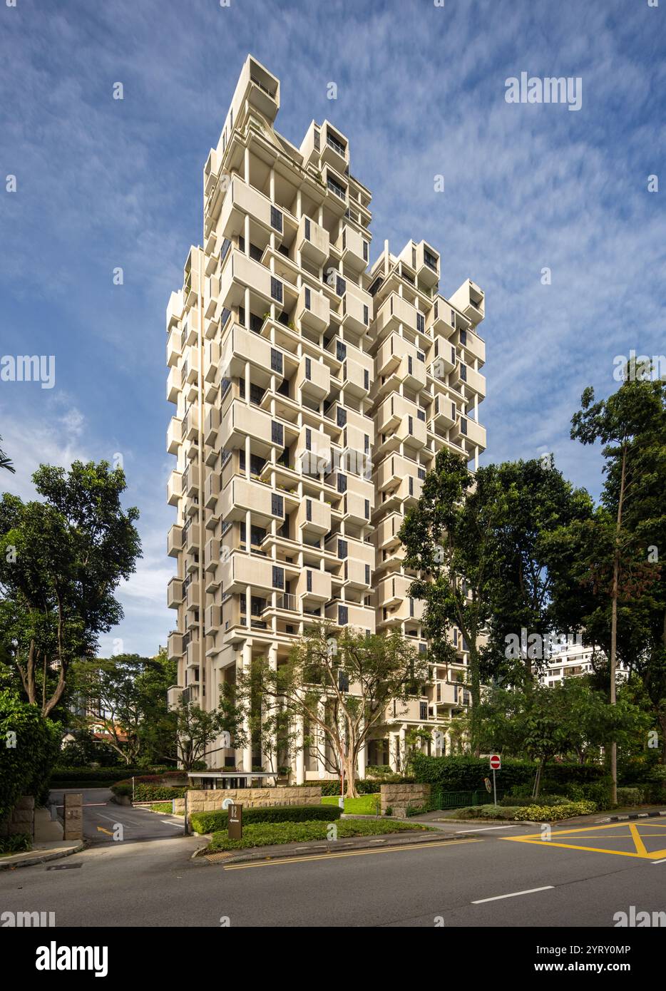 The Colonnade Condominium, appartements au 82 Grange Road Singapore conçus par l'architecte Paul Rudolph dans un style moderniste et brutaliste Banque D'Images