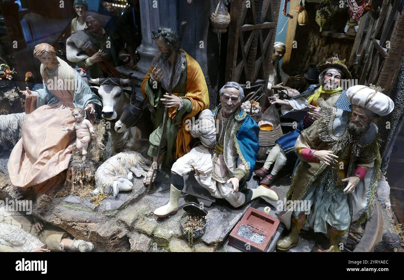 Scène de nativité baroque ornée, plâtre et bois peint, Rome Italie. 1680 Banque D'Images