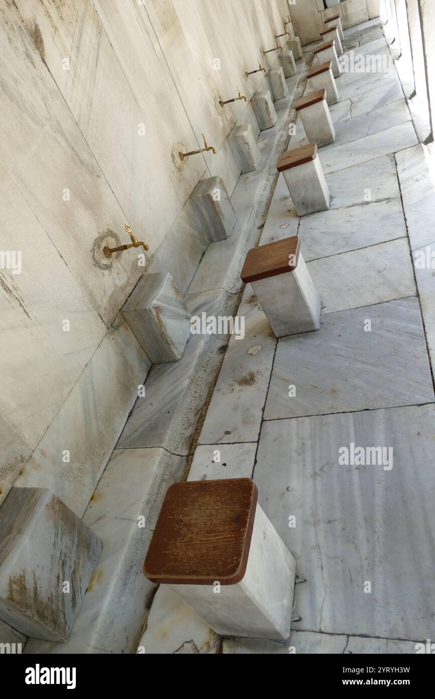 La mosquée Sultan Ahmed ou Mosquée Sultan Ahmet, à Istanbul, Turquie. La Mosquée bleue, comme on l'appelle communément, a été construite entre 1609 et 1616 sous le règne d'Ahmed I. Banque D'Images