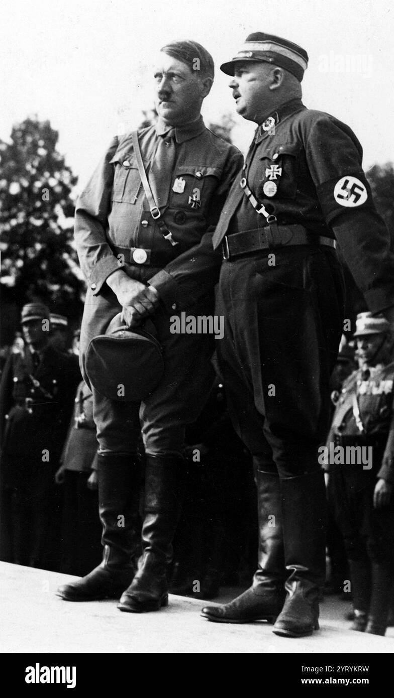 Adolf Hitler avec Ernst Rohm (sa-Uniform). Septembre 1933. Banque D'Images