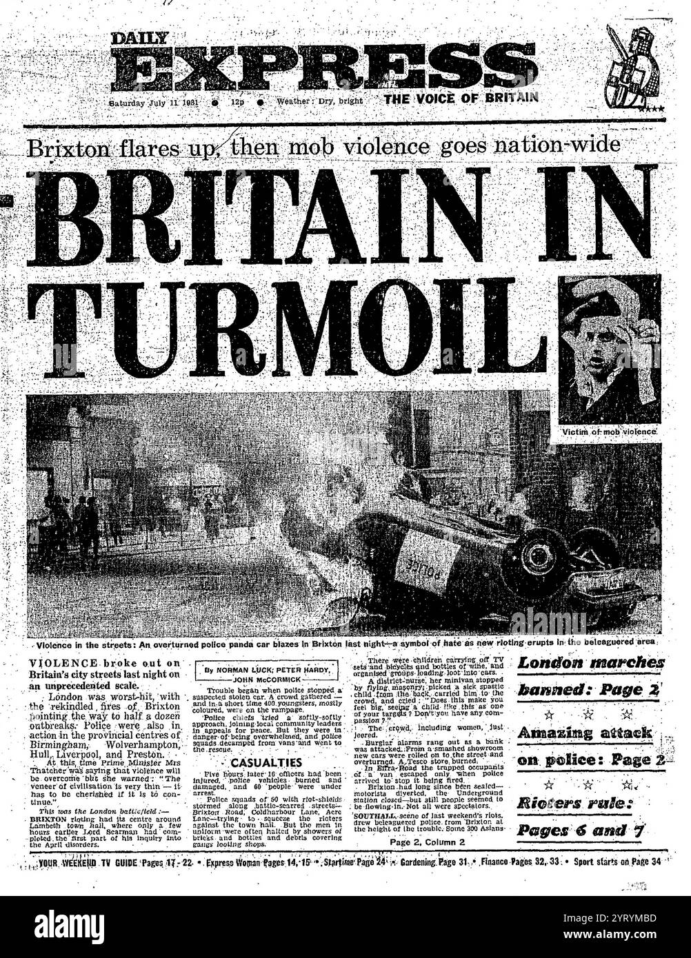 Daily Express Headline après les émeutes de Brixton en 1981, une série d'affrontements entre des jeunes noirs locaux et la police métropolitaine de Brixton, Londres. Elle résulte de la discrimination raciste exercée contre la communauté noire par la police majoritairement blanche, en particulier de l'utilisation accrue par la police du système d'interception et de fouille dans la région, et des tensions continues résultant de la mort de 13 adolescents et jeunes adultes noirs dans l'incendie suspect de New Cross House en janvier. Banque D'Images