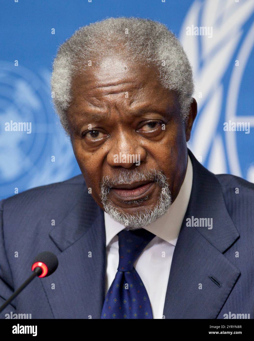 L'envoyé spécial conjoint Kofi Annan s'est entretenu avec les médias à l'Office des Nations Unies à Genève à la suite de la réunion du Groupe d'action pour la Syrie du 30 juin 2012. Banque D'Images