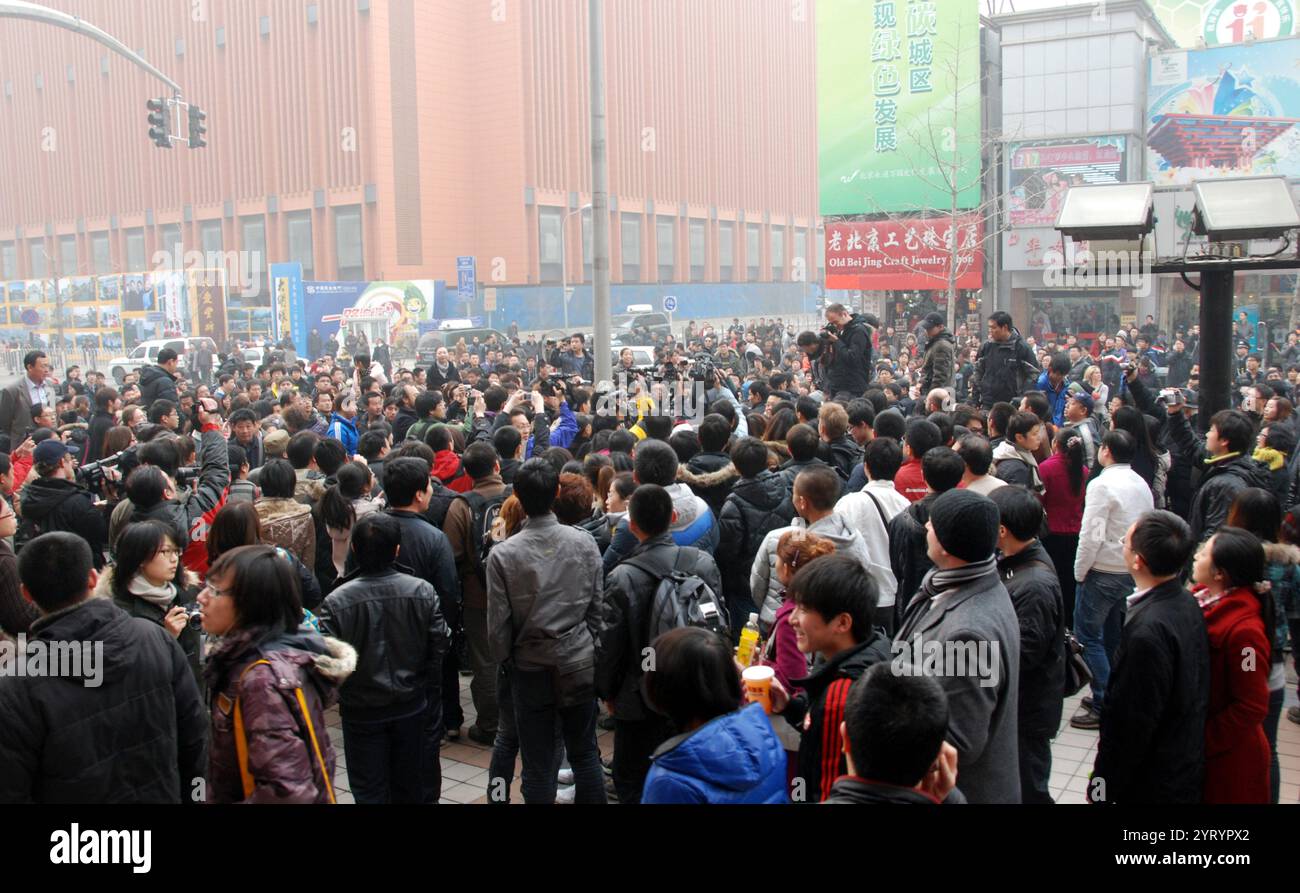 Les manifestations pro-démocratie chinoises de 2011, connues sous le nom de révolution chinoise du jasmin. Une série d'assemblées publiques dans plus d'une douzaine de villes chinoises à partir du 20 février 2011, inspirées et portant le nom de la Révolution du Jasmin en Tunisie; Banque D'Images