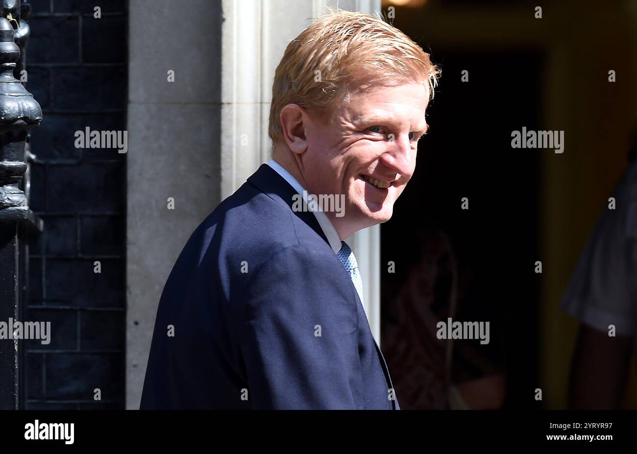 Oliver James Dowden, (né le 1er août 1978) ; homme politique britannique qui, depuis février 2020, est secrétaire d'État pour le numérique, la culture, les médias et les sports. Vu entrant au 10 Downing Street à Londres. 26 juin 2020 Banque D'Images