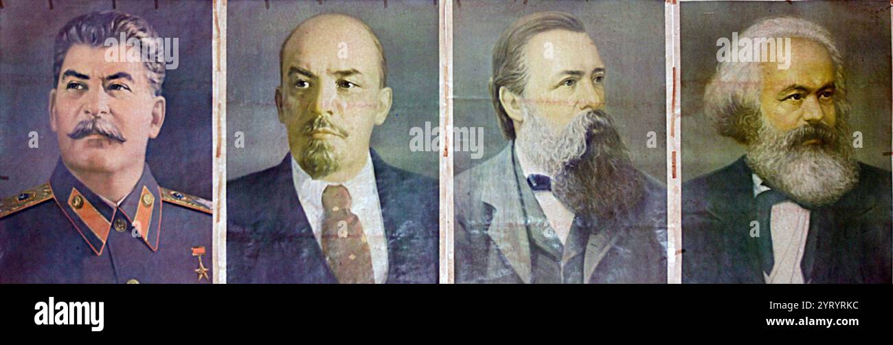 De gauche à droite : portrait de Josef Staline (dirigeant soviétique) ; Vladimir Lénine (dirigeant soviétique) ; Friedrich Engels (philosophe allemand) et Karl (théoricien politique). Banque D'Images