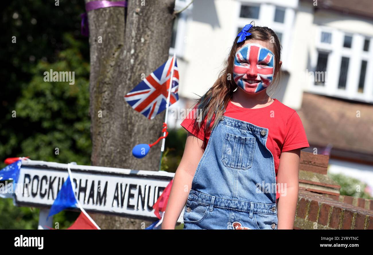 VE Day est célébré en Angleterre pendant la pandémie du virus Corona, le 8 mai 2020. La Journée de la victoire en Europe est la journée qui célèbre l acceptation officielle par les Alliés de la seconde Guerre mondiale de la reddition inconditionnelle de ses forces armées par l Allemagne nazie le mardi 8 mai 1945, marquant la fin de la seconde Guerre mondiale en Europe. Banque D'Images