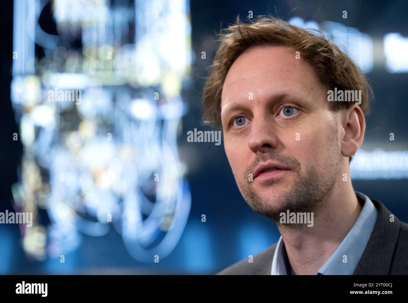 Munich, Allemagne. 05th Dec, 2024. Jan Goetz, PDG d’IQM, photographié à la start-up IQM Allemagne. IQM construit l'ordinateur quantique européen Euro-Q-Exa pour le Leibniz Supercomputing Center (LRZ). L'acquisition du système quantique Euro-Q-Exa à la LRZ assure à l'État libre de Bavière une position de leader dans la technologie quantique en Europe. Crédit : Sven Hoppe/dpa/Alamy Live News Banque D'Images