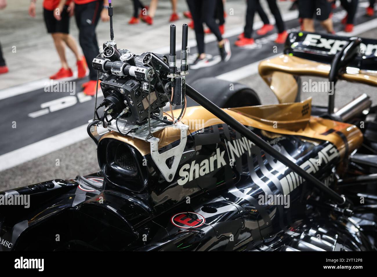 Caméra APX GP sur la F2 modifiée pour le film Apex F1 par Apple Studios/Bruckheimer films lors du Grand Prix de formule 1 Etihad Airways Abu Dhabi 2024, 24ème manche du Championnat du monde de formule 1 2024 du 6 au 8 décembre 2024 sur le circuit Yas Marina, à Abu Dhabi, Emirats Arabes Unis - photo Antonin Vincent/DPPI crédit : DPPI Media/Alamy Live News Banque D'Images