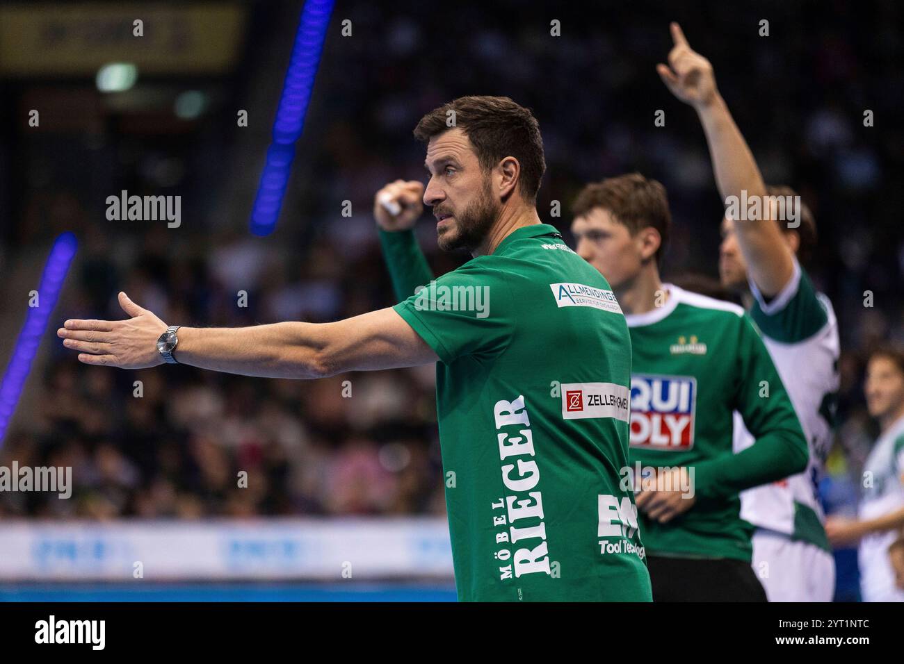 BEN MATSCHKE (FRISCH AUF! Goeppingen, entraîneur) geste, gestikuliert, gibt Anweisungen, Aktion TVB Stuttgart (TVB) vs. FRISCH AUF! Goeppingen (FAG), Handball, Maenner, Daikin 1. Handball Bundesliga (HBL), 14. Spieltag, Spielzeit 2024/2025, 05.12.2024 Foto : Eibner-Pressefoto/Oliver Schmidt Banque D'Images