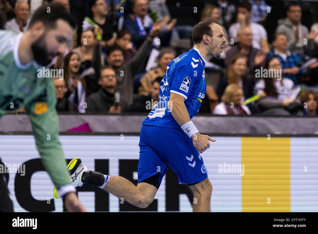 Kai HAEFNER (TVB Stuttgart, #34) jubelt/freut sich, Emotion, Freude, Begeisterung TVB Stuttgart (TVB) vs. FRISCH AUF! Goeppingen (FAG), Handball, Maenner, Daikin 1. Handball Bundesliga (HBL), 14. Spieltag, Spielzeit 2024/2025, 05.12.2024 Foto : Eibner-Pressefoto/Oliver Schmidt Banque D'Images