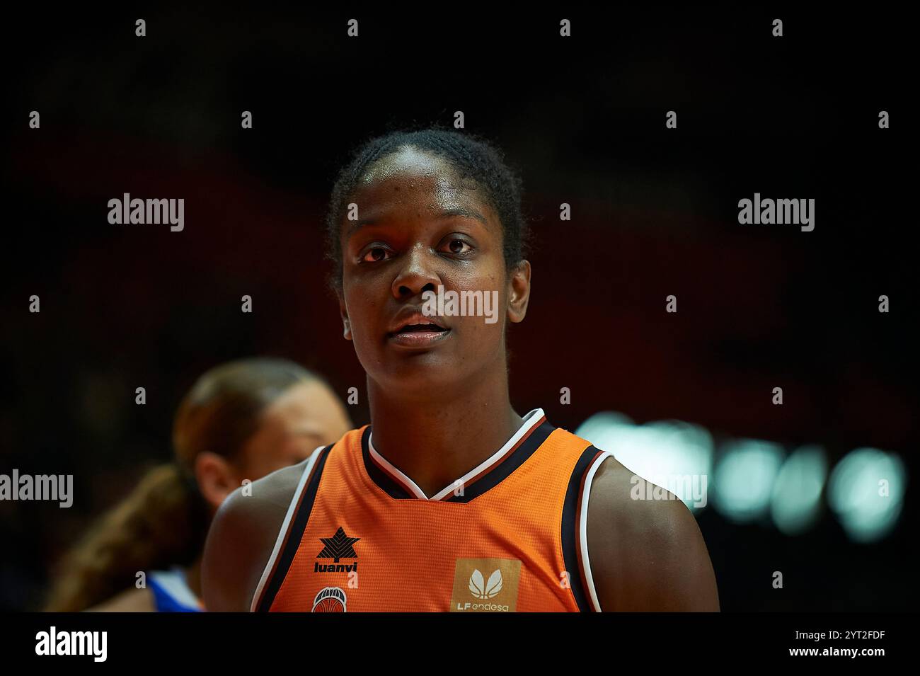 Valencia, Espagne. 05th Dec, 2024. Nadia Fingall de Valencia basket vu en action lors de la Liga Femenina Endesa saison régulière Round 10 entre Valencia basket et Perfumerias Avenida à Pabellon Fuente de San Luis. Score final ; Valencia basket 81:93 Perfumerías avenida. Crédit : SOPA images Limited/Alamy Live News Banque D'Images